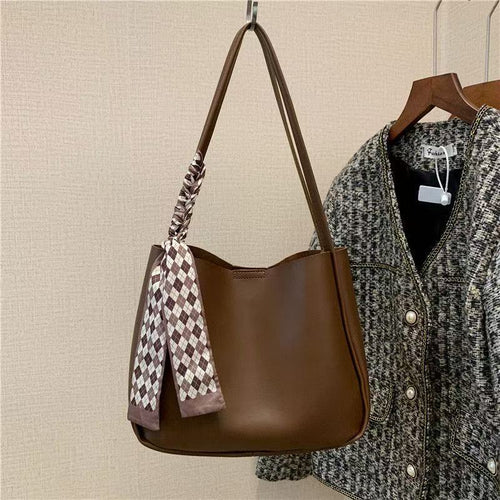 白色菱格水桶包 | Argyle Bucket Bag
